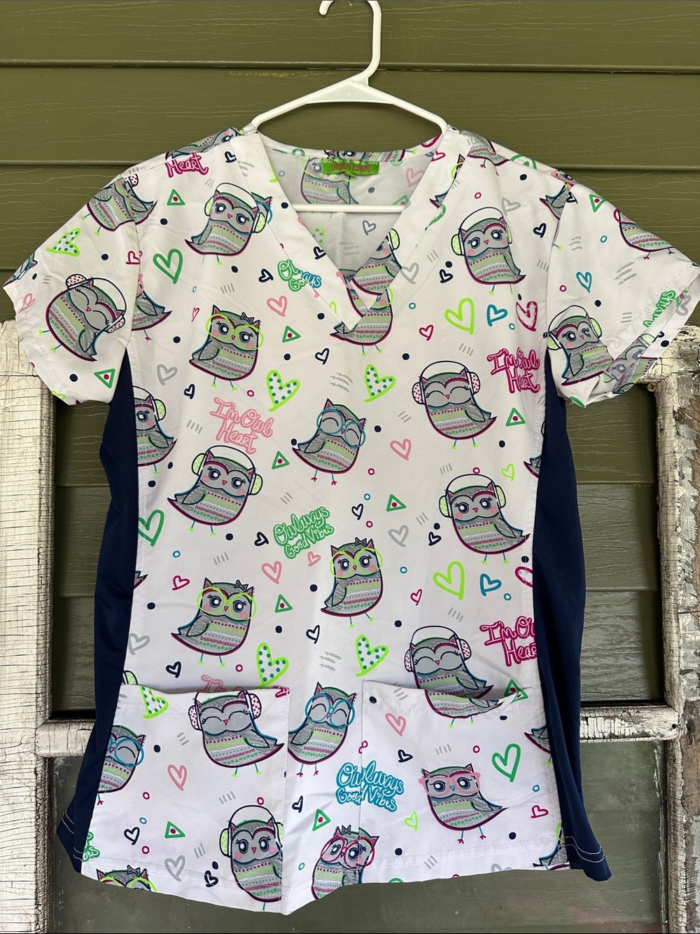 Women's Short Sleeve Owl Print Scrub Top - White & Navy
